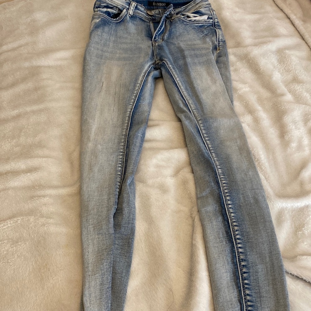 Blue jeans super cute and has four pockets